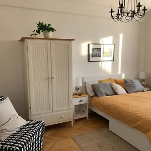  Apartment Anenska By Charles Bridge 1