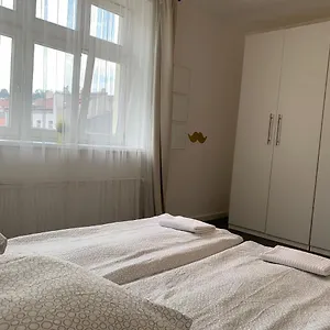 Little Tom Апартаменты