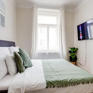  Apartamento Modern Quiet Next To Wenceslas Square - Vs