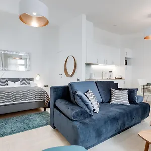  Apartment Royal In The Heart Of